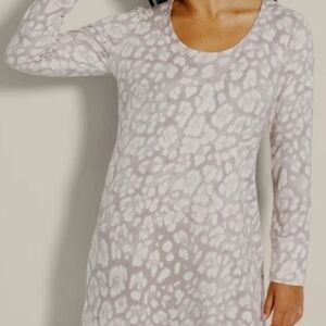 Soma Light Gray and White Leopard-Print Long-Sleeve Nightgown Sleep Shirt Small